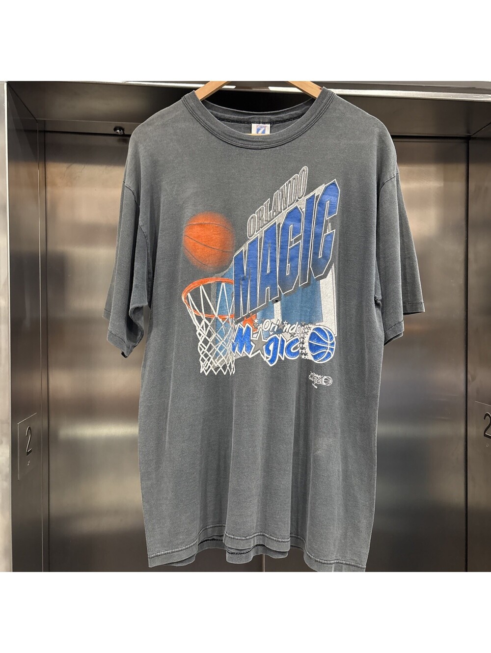 Vintage 90’s NBA Orlando Magic Logo 7 t-shirt mens Sz L